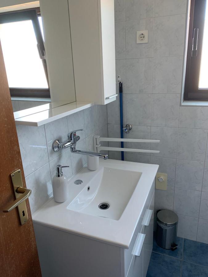 Apartments Ema Sali Εξωτερικό φωτογραφία