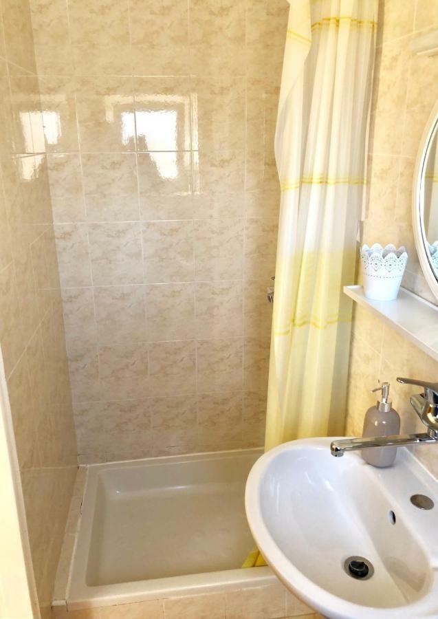 Apartments Ema Sali Εξωτερικό φωτογραφία