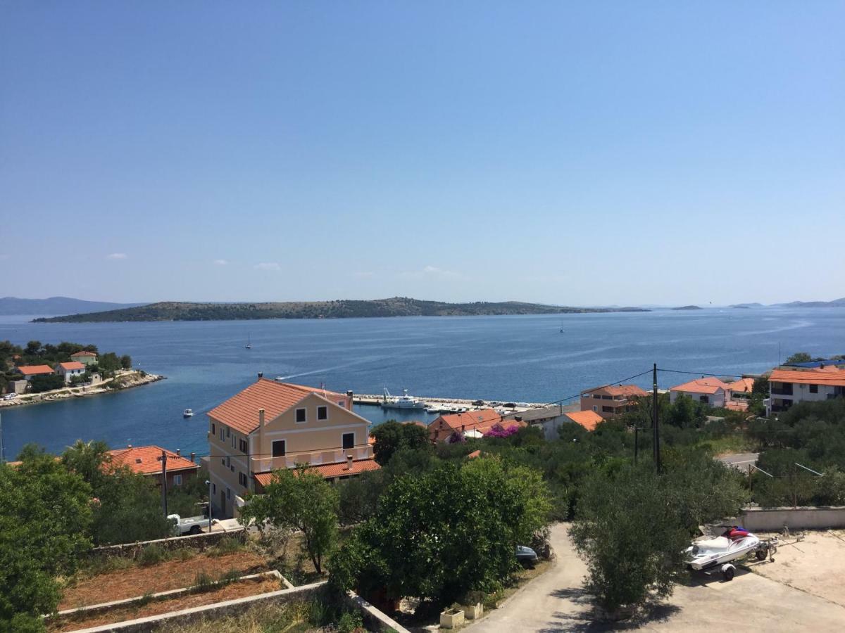Apartments Ema Sali Εξωτερικό φωτογραφία