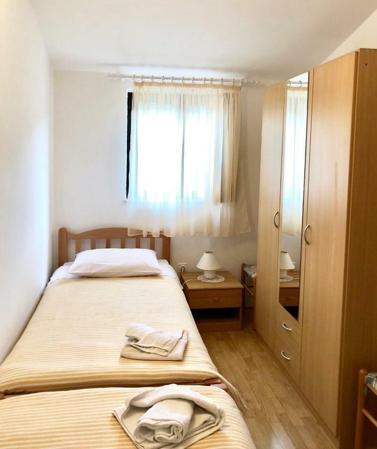 Apartments Ema Sali Εξωτερικό φωτογραφία