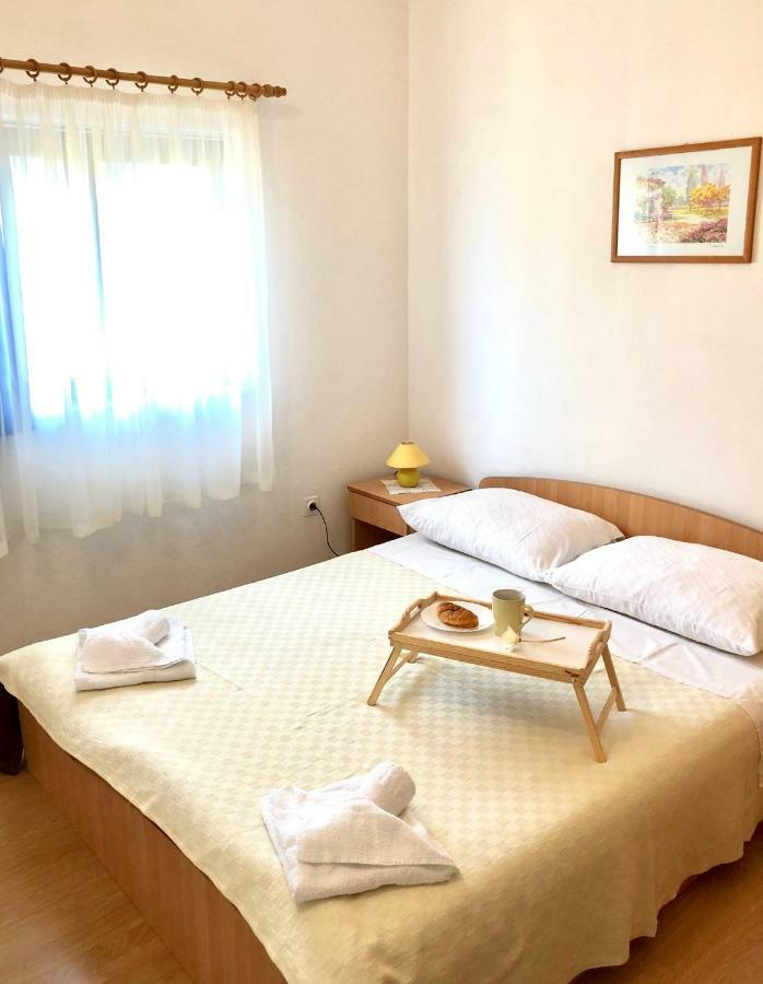 Apartments Ema Sali Εξωτερικό φωτογραφία