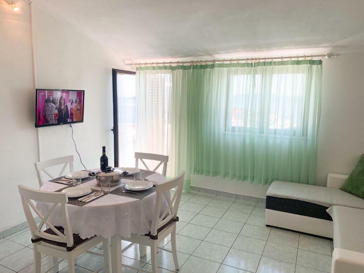 Apartments Ema Sali Εξωτερικό φωτογραφία
