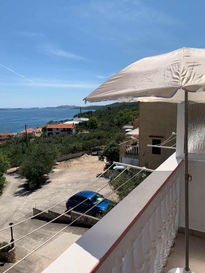 Apartments Ema Sali Εξωτερικό φωτογραφία