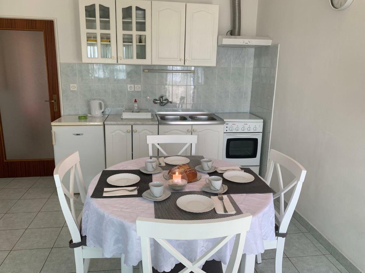 Apartments Ema Sali Εξωτερικό φωτογραφία