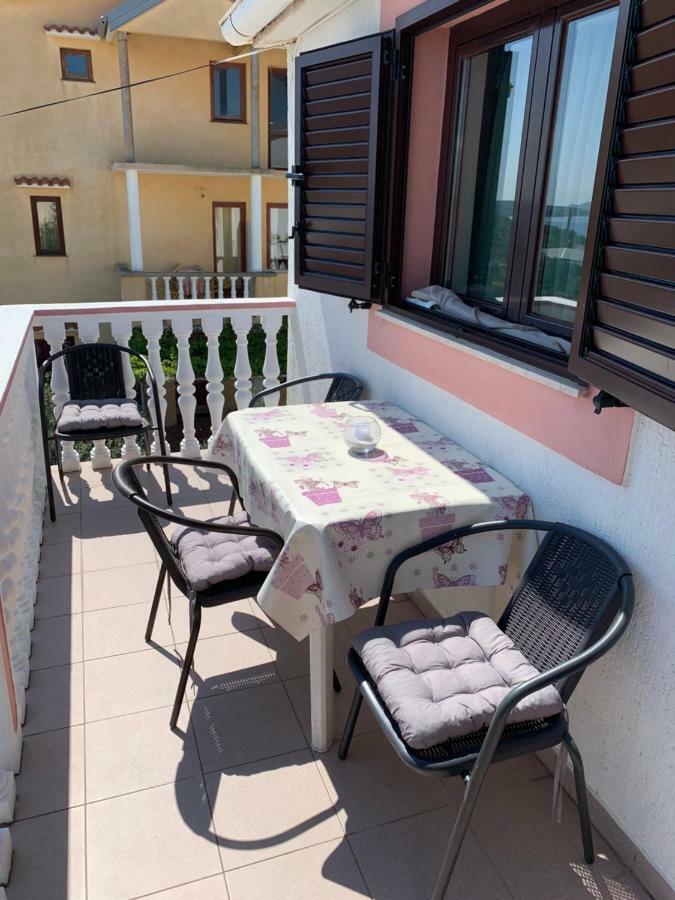 Apartments Ema Sali Εξωτερικό φωτογραφία